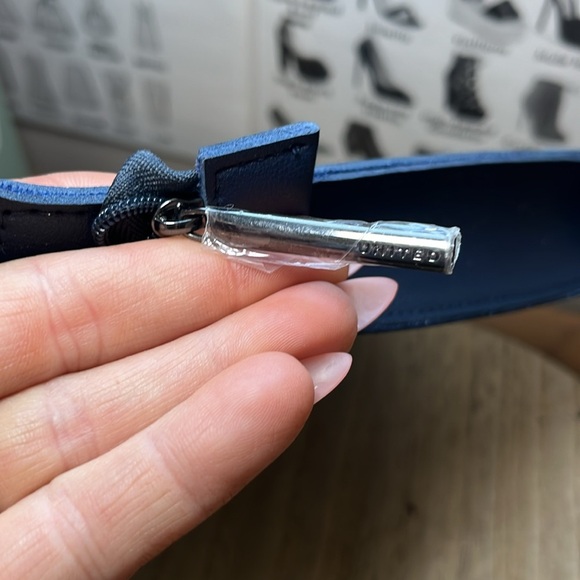 United Airlines Polaris Business Class Amenity Travel Bag Leather Suede Blue - Picture 4 of 6